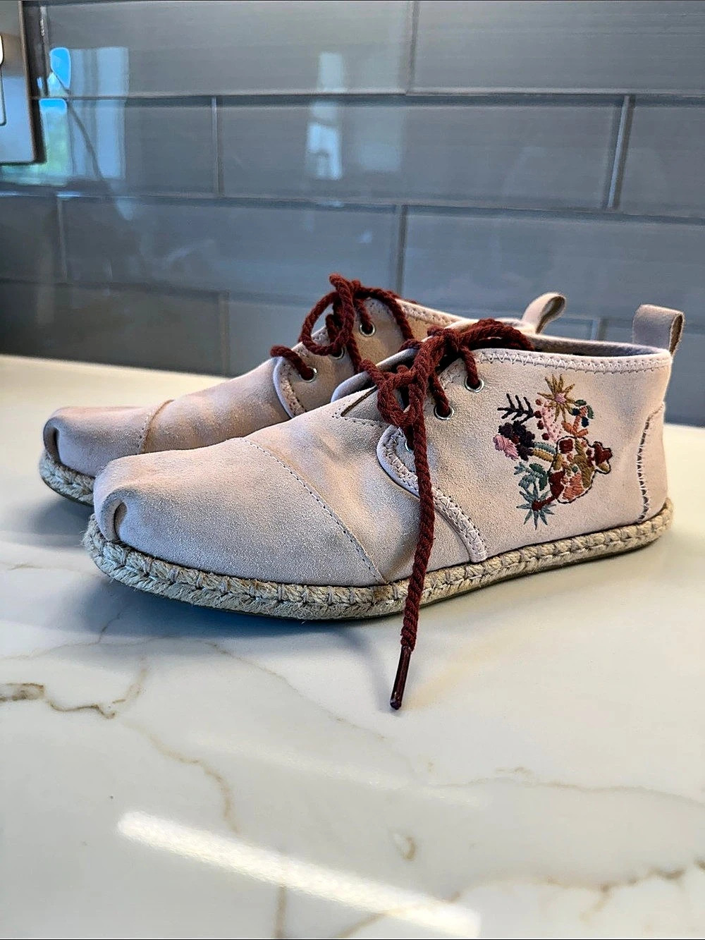 TOMS Embroidered Espadrille Sneakers in Pink Size 7.5